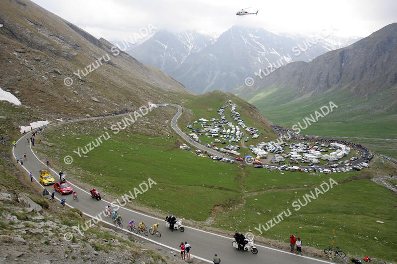 Peloton on Colle dell'Agnello010p.jpg